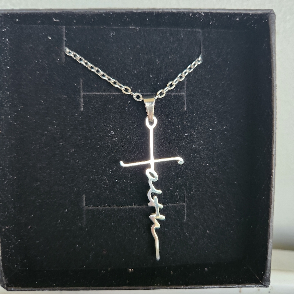 18 inch necklace.Necklace